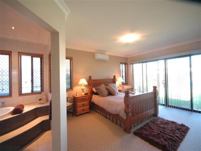 26 Manooka Crescent, Highfields QLD 4352