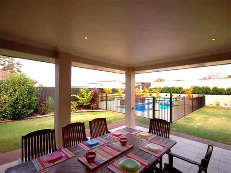 26 Manooka Crescent, Highfields QLD 4352