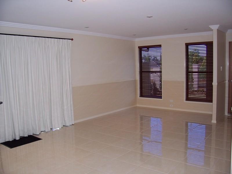 1/323 Ramsay Street, Middle Ridge QLD 4350