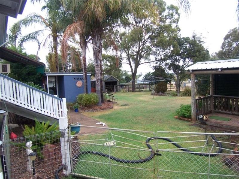 25 King Street, Goombungee QLD 4354