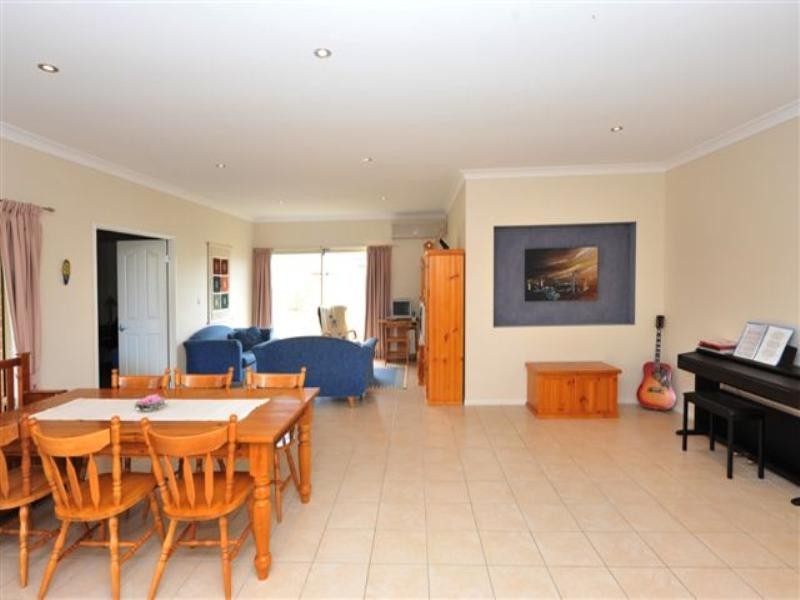 7 Sommariva Street, Westbrook QLD 4350