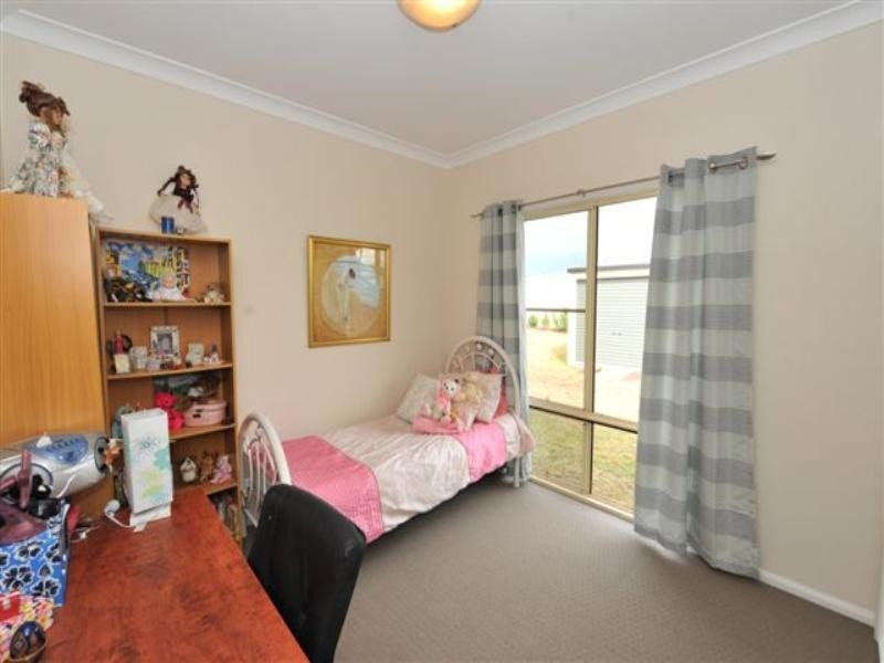 7 Sommariva Street, Westbrook QLD 4350