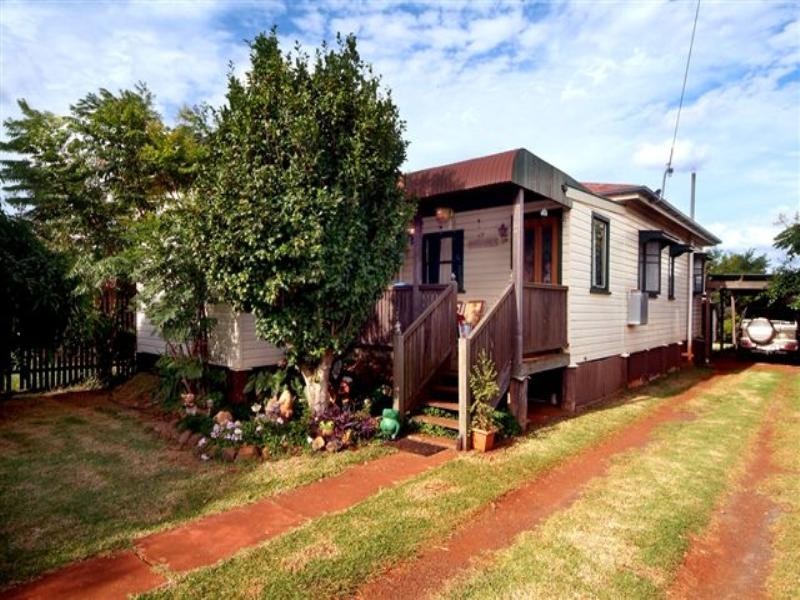 2 Cox Street, Wilsonton QLD 4350