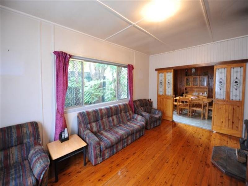 68 North Street, Mount Lofty QLD 4350