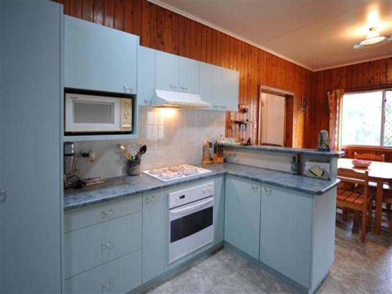 68 North Street, Mount Lofty QLD 4350