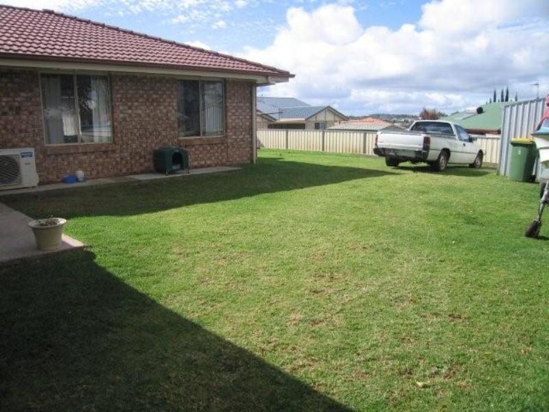 398 West Street, Kearneys Spring QLD 4350