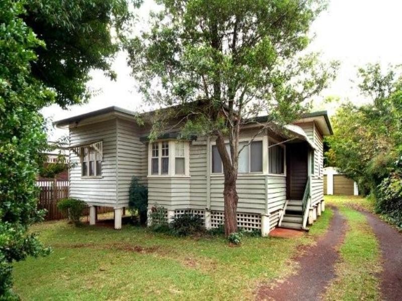 7 Stonehaven Street, Mount Lofty QLD 4350