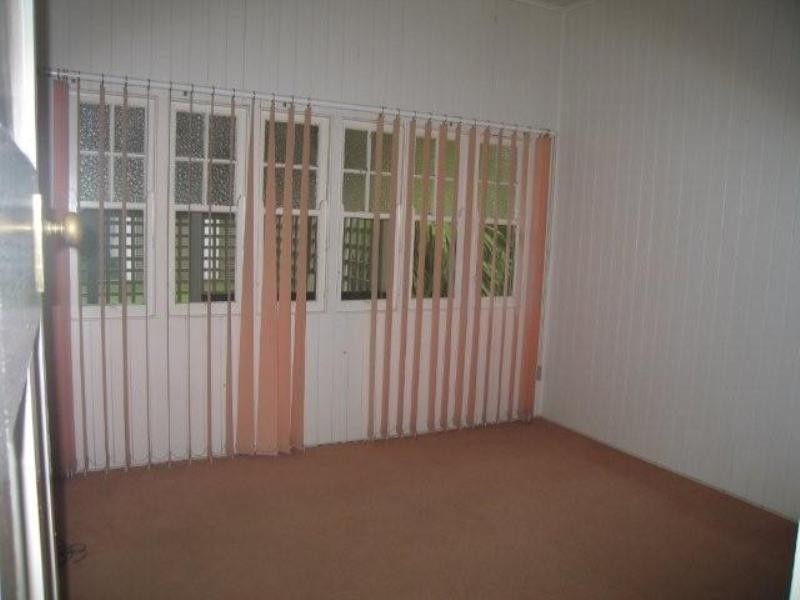 7 Stonehaven Street, Mount Lofty QLD 4350