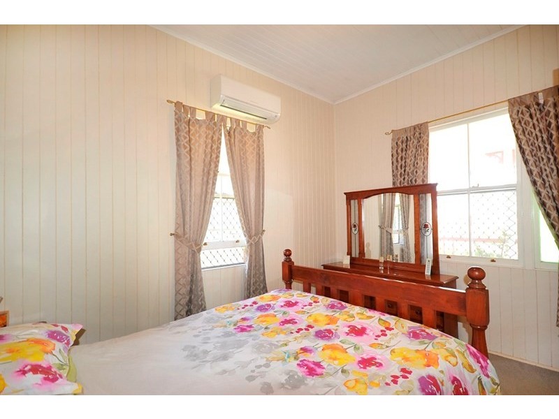 53 Jellicoe Street, Mount Lofty QLD 4350