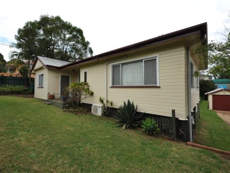 68 North Street, Mount Lofty QLD 4350