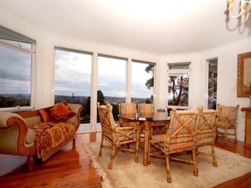 6 Roderic Court, Mount Lofty QLD 4350