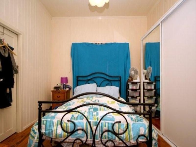 34 Noll Street, Kearneys Spring QLD 4350