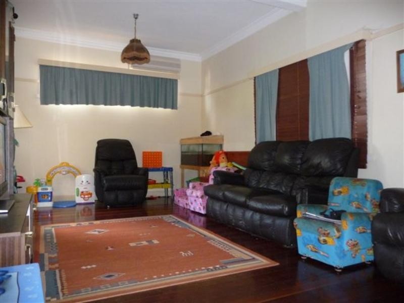 14 Fourth Avenue, Harristown QLD 4350