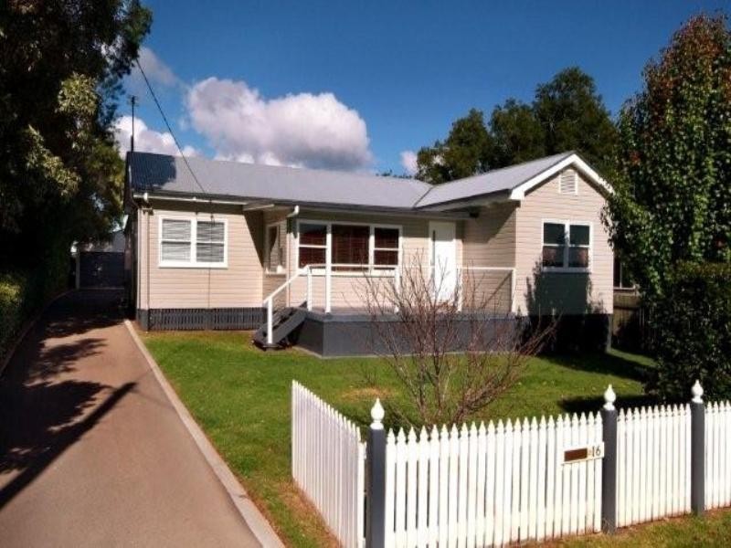 16 Perth Street, Rangeville QLD 4350