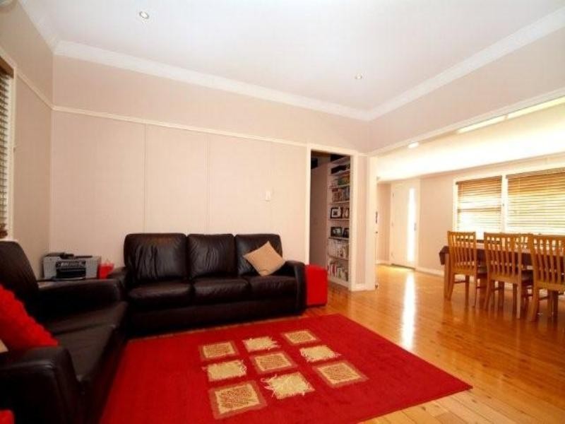 16 Perth Street, Rangeville QLD 4350