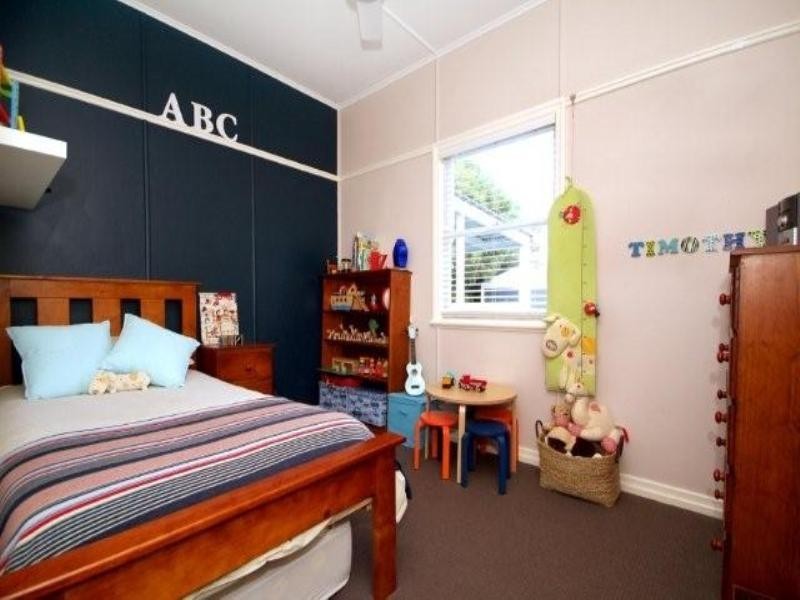 16 Perth Street, Rangeville QLD 4350