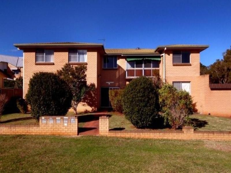 Unit 3/128 Curzon Street, Rangeville QLD 4350