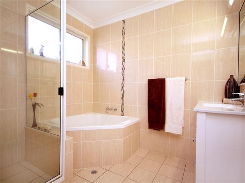 356 West Street, Kearneys Spring QLD 4350