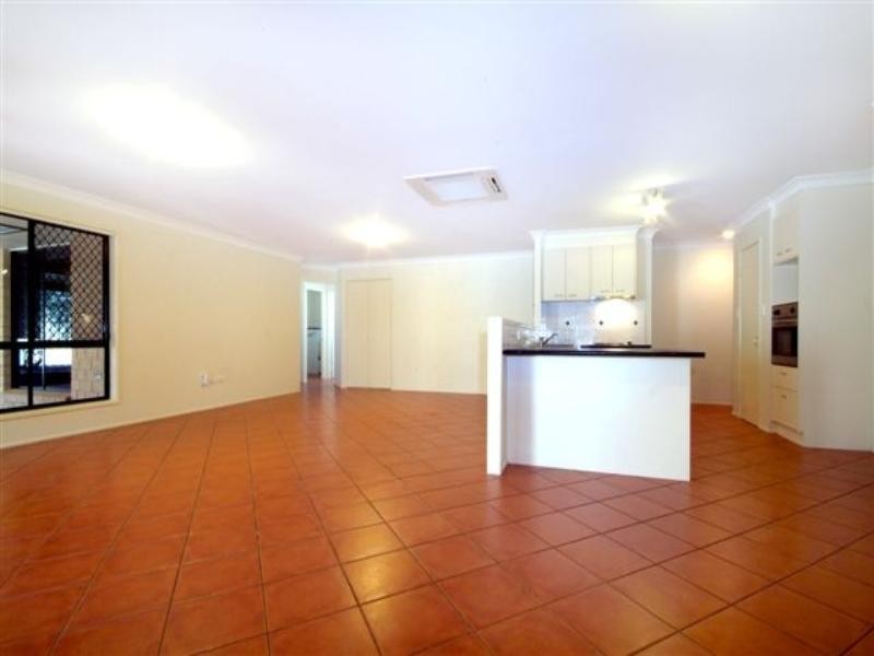 20 Wood Drive, Middle Ridge QLD 4350