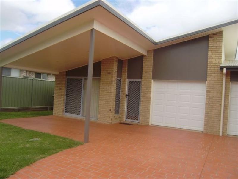 2/57 Kearney Street, Kearneys Spring QLD 4350