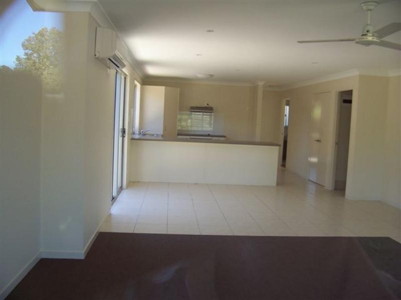 2/57 Kearney Street, Kearneys Spring QLD 4350