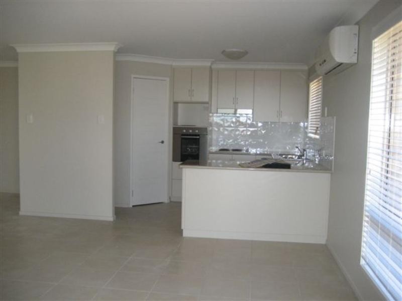 18 Currawong Drive, Highfields QLD 4352