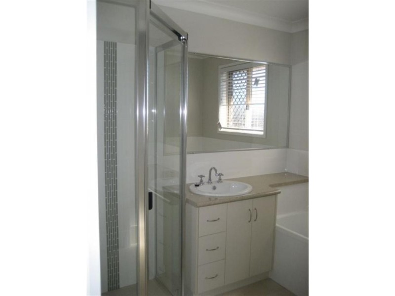 18 Currawong Drive, Highfields QLD 4352