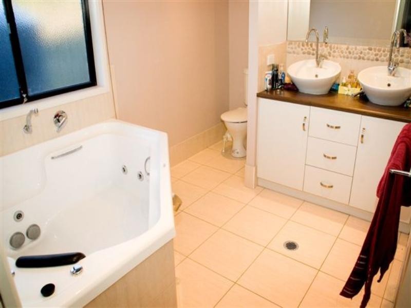 20 Kookaburra Court, Meringandan QLD 4352