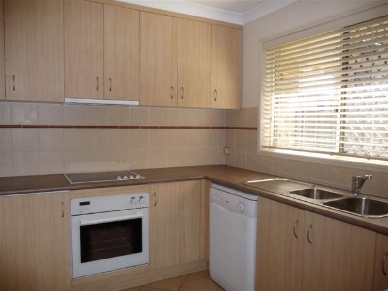 7/27 Gladstone Street, Newtown QLD 4350