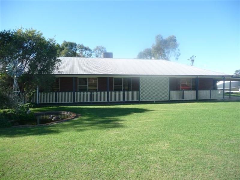 113 Oakey-Crosshill Road, Oakey QLD 4401