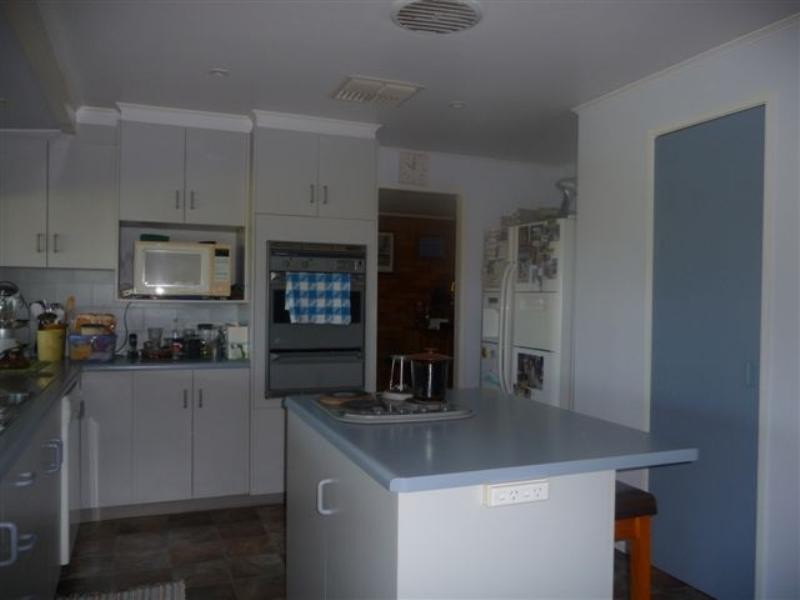 113 Oakey-Crosshill Road, Oakey QLD 4401