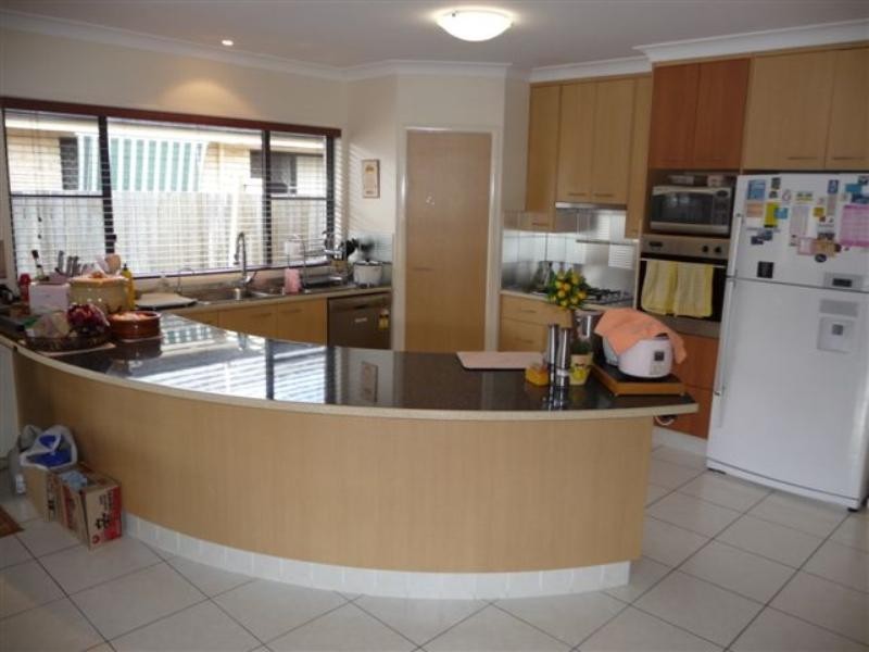 10 Cinnamon Drive, Glenvale QLD 4350