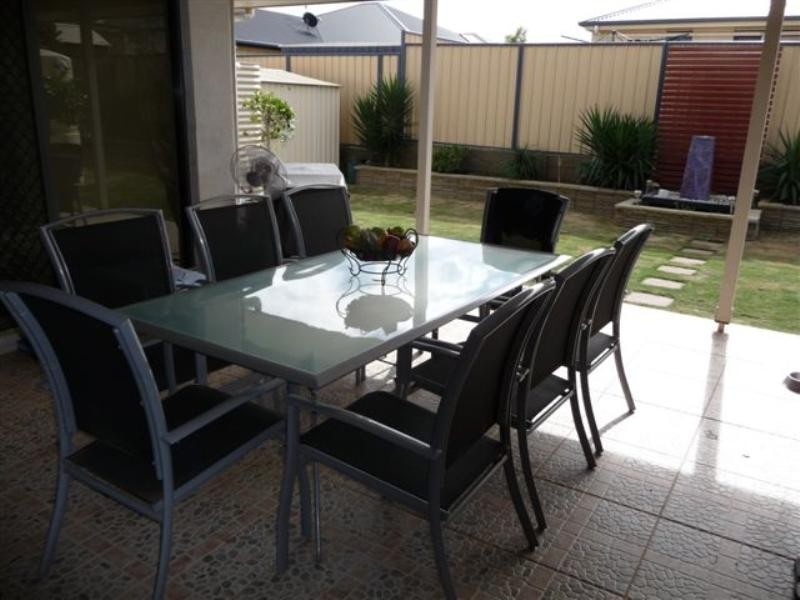 10 Cinnamon Drive, Glenvale QLD 4350