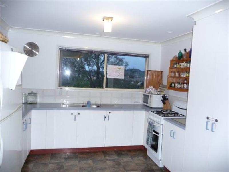 33 Emmanulla, Kingsthorpe QLD 4400