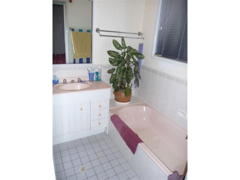 33 Emmanulla, Kingsthorpe QLD 4400