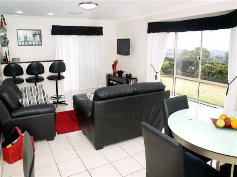 28 Moore Crescent, Wilsonton QLD 4350