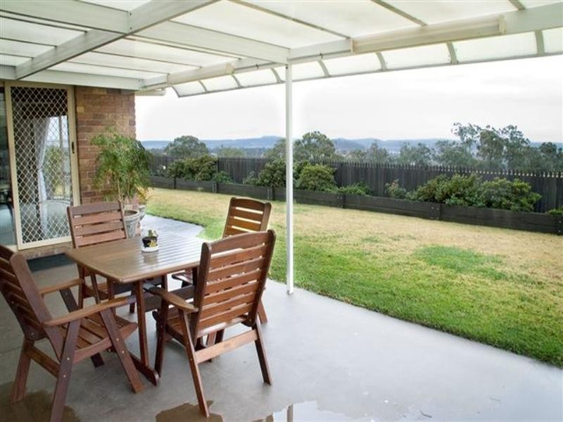 28 Moore Crescent, Wilsonton QLD 4350