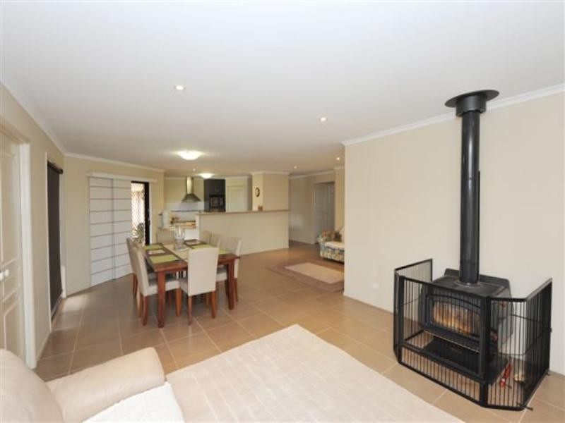 20 Schaefer Court, Westbrook QLD 4350