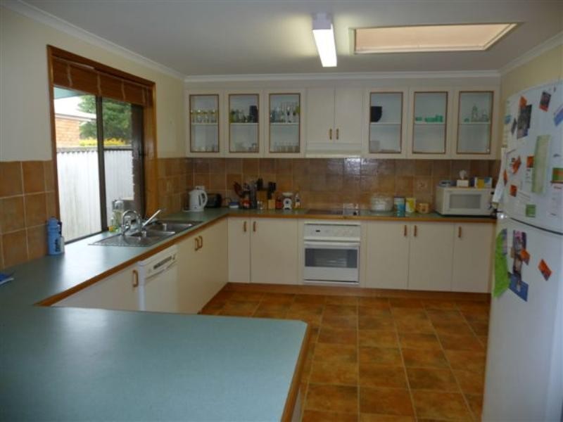 9 Kingsford Smith Drive, Wilsonton QLD 4350