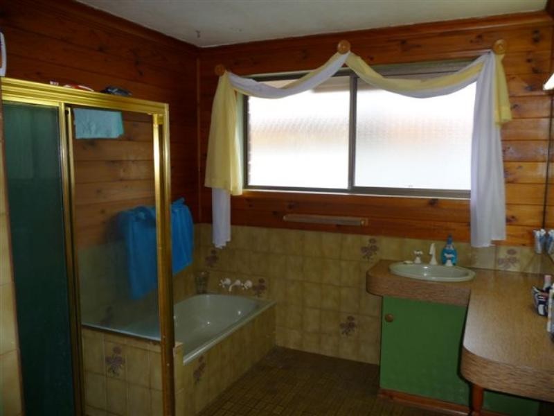 9 Kingsford Smith Drive, Wilsonton QLD 4350