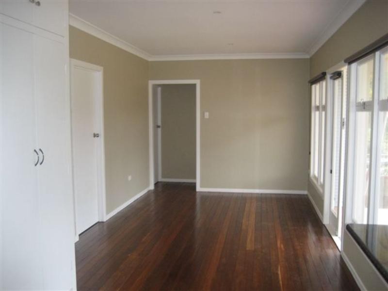 73 Stuart St Cnr Adam Street, Mount Lofty QLD 4350