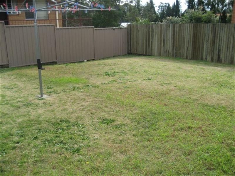 73 Stuart St Cnr Adam Street, Mount Lofty QLD 4350