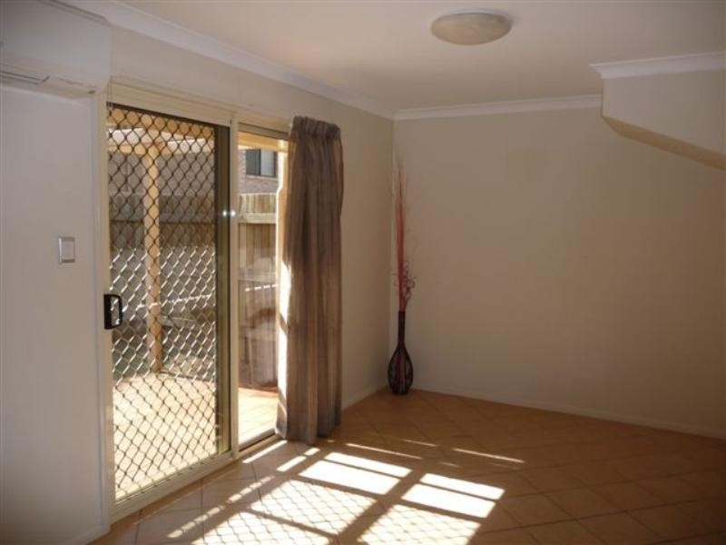 5/27 Gladstone Street, Newtown QLD 4350