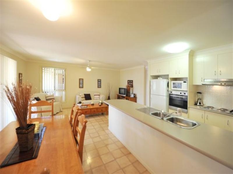 6 Wood Drive, Middle Ridge QLD 4350