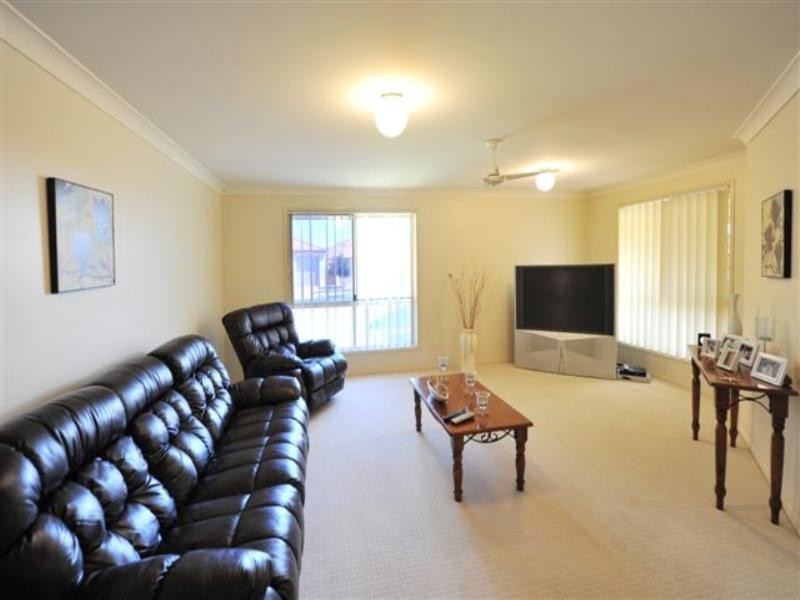 6 Wood Drive, Middle Ridge QLD 4350