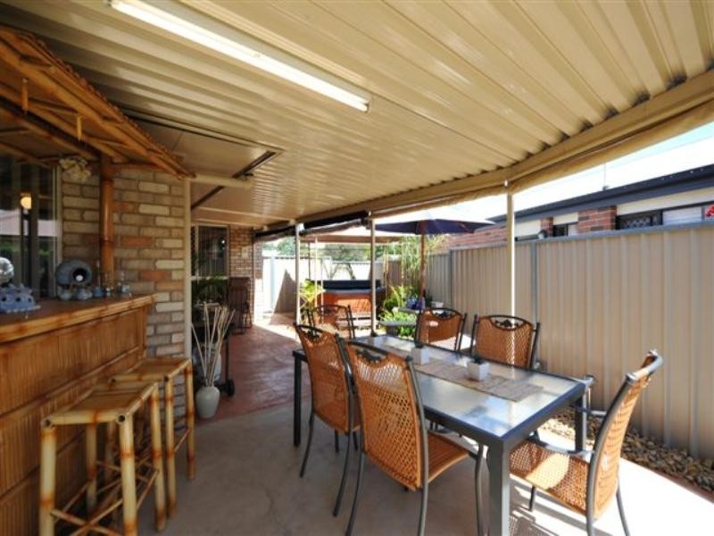6 Wood Drive, Middle Ridge QLD 4350