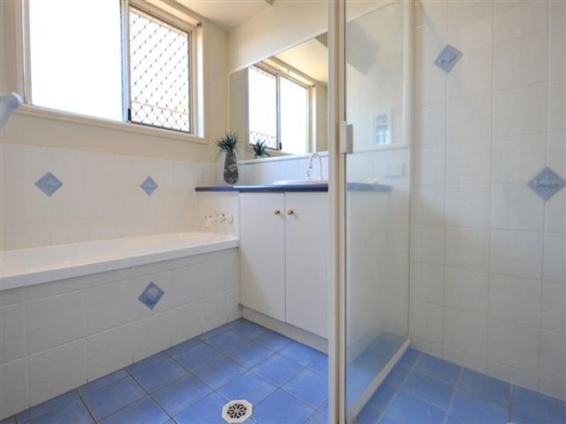 6 Wood Drive, Middle Ridge QLD 4350