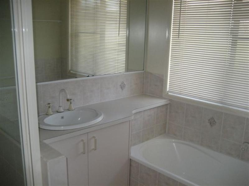 54 Dalzell Crst, Darling Heights QLD 4350