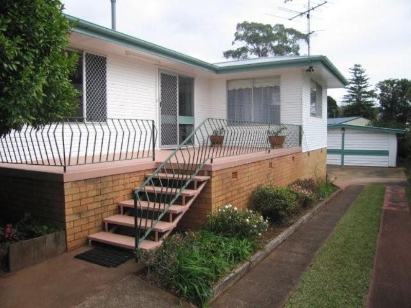 5 Reginald Street, Mount Lofty QLD 4350