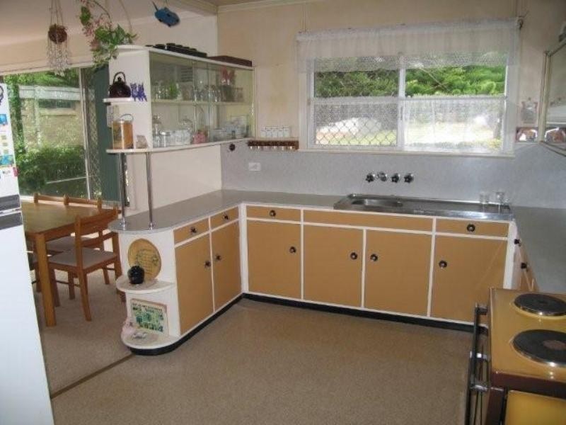 5 Reginald Street, Mount Lofty QLD 4350